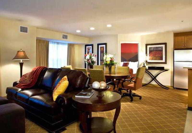 Residence Inn Phoenix Glendale Sports & Entertainment District Bagian luar foto