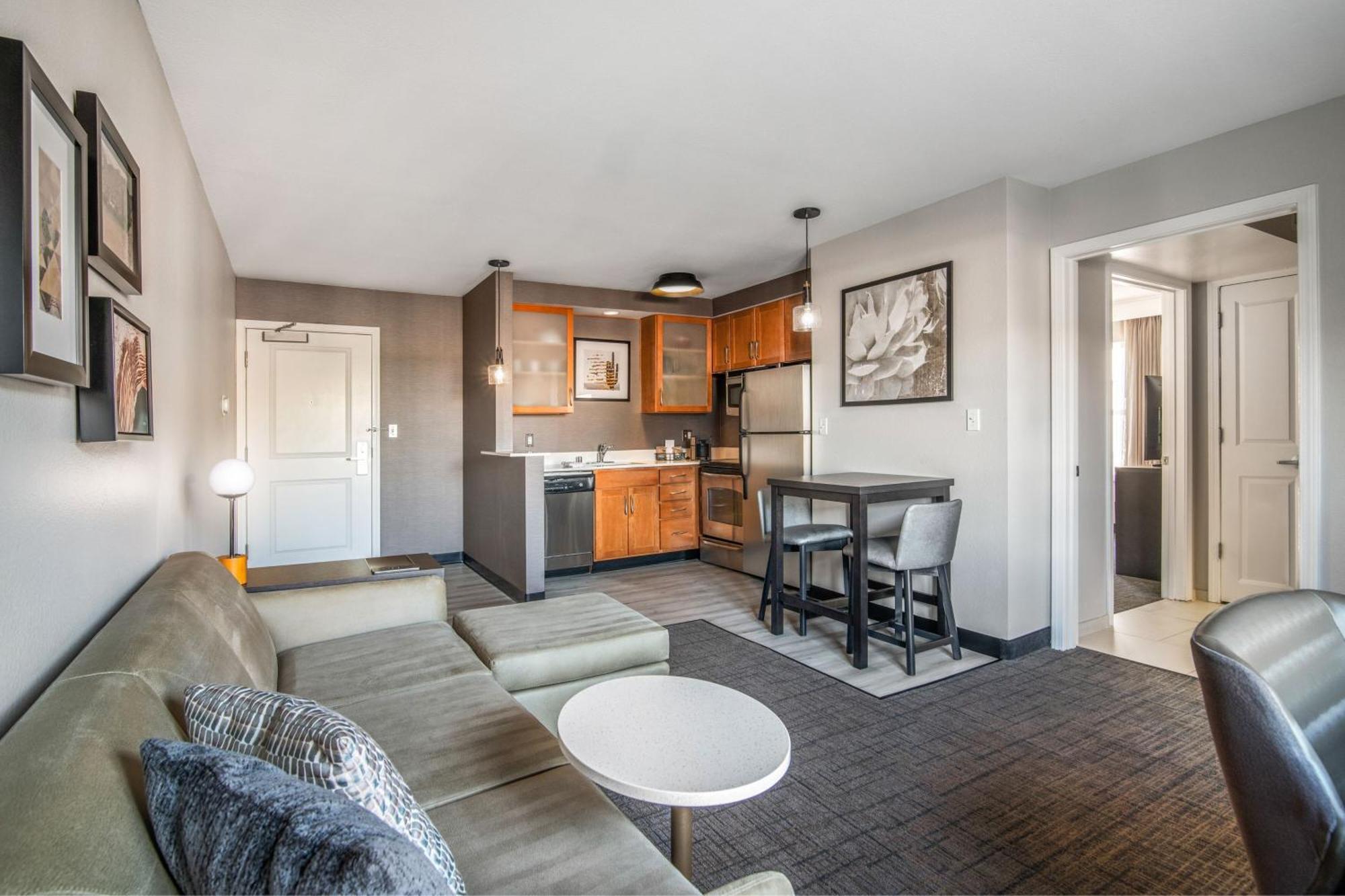 Residence Inn Phoenix Glendale Sports & Entertainment District Bagian luar foto