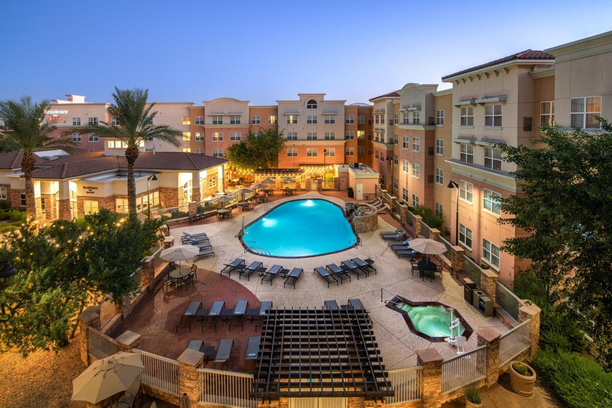 Residence Inn Phoenix Glendale Sports & Entertainment District Bagian luar foto