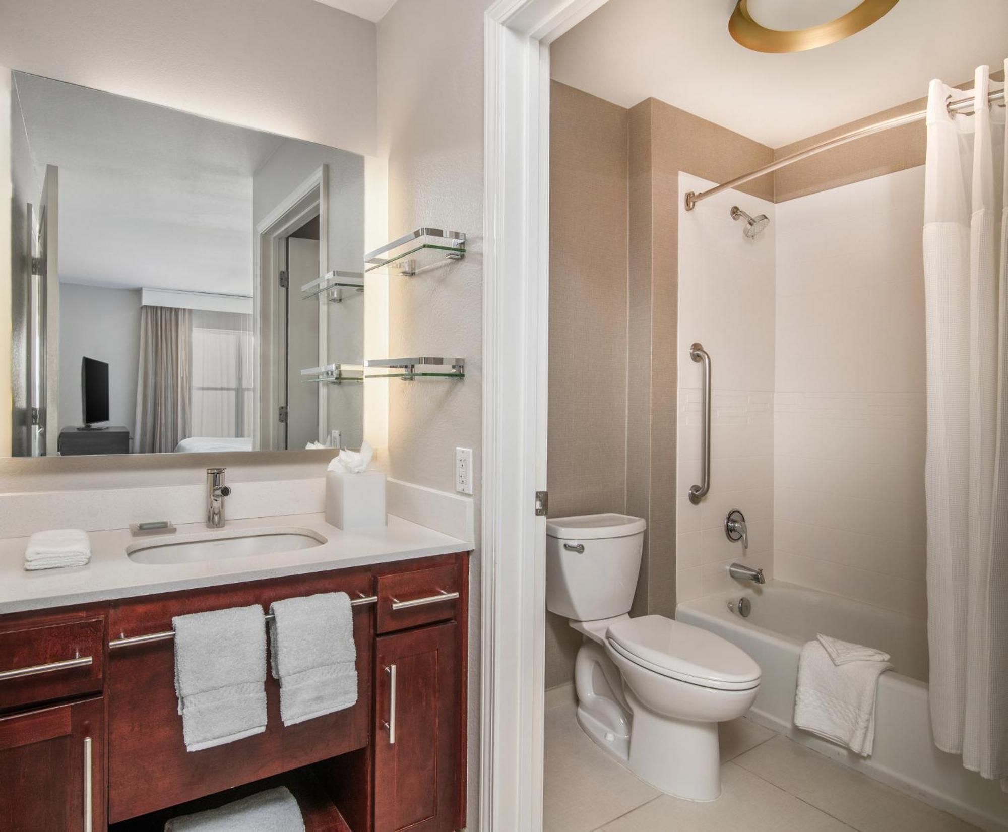 Residence Inn Phoenix Glendale Sports & Entertainment District Bagian luar foto