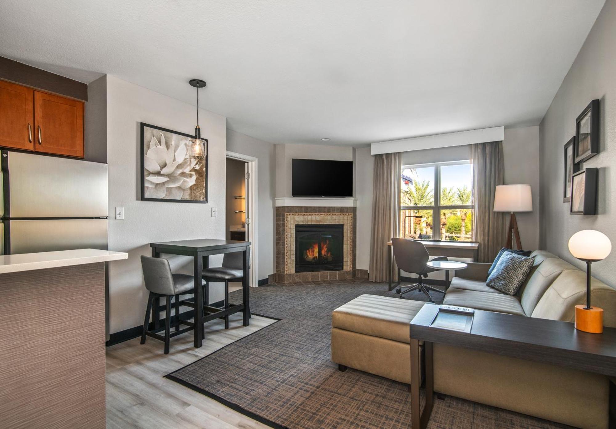 Residence Inn Phoenix Glendale Sports & Entertainment District Bagian luar foto