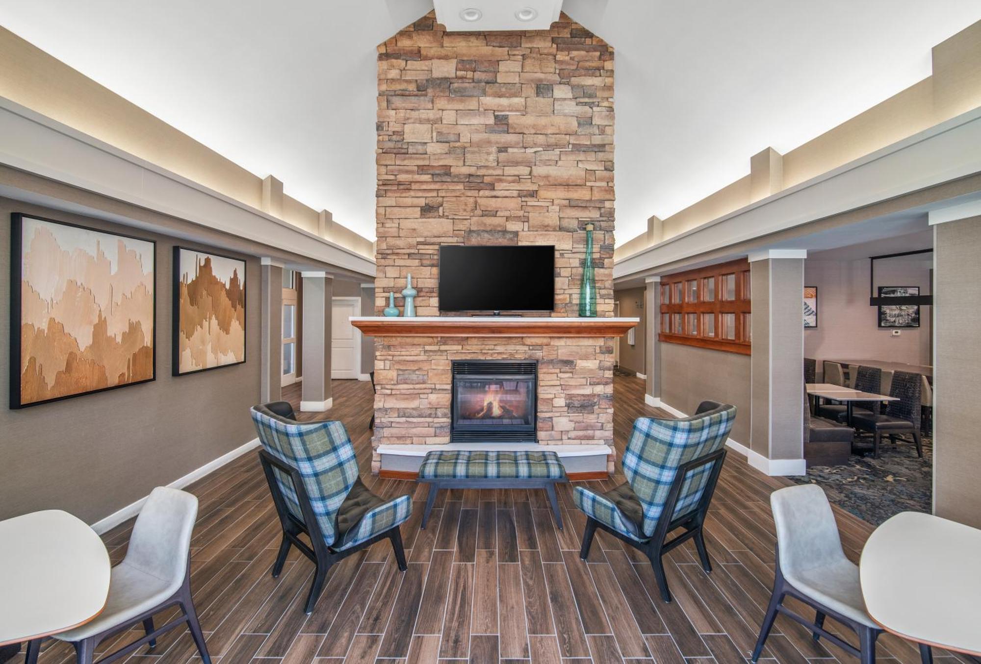 Residence Inn Phoenix Glendale Sports & Entertainment District Bagian luar foto