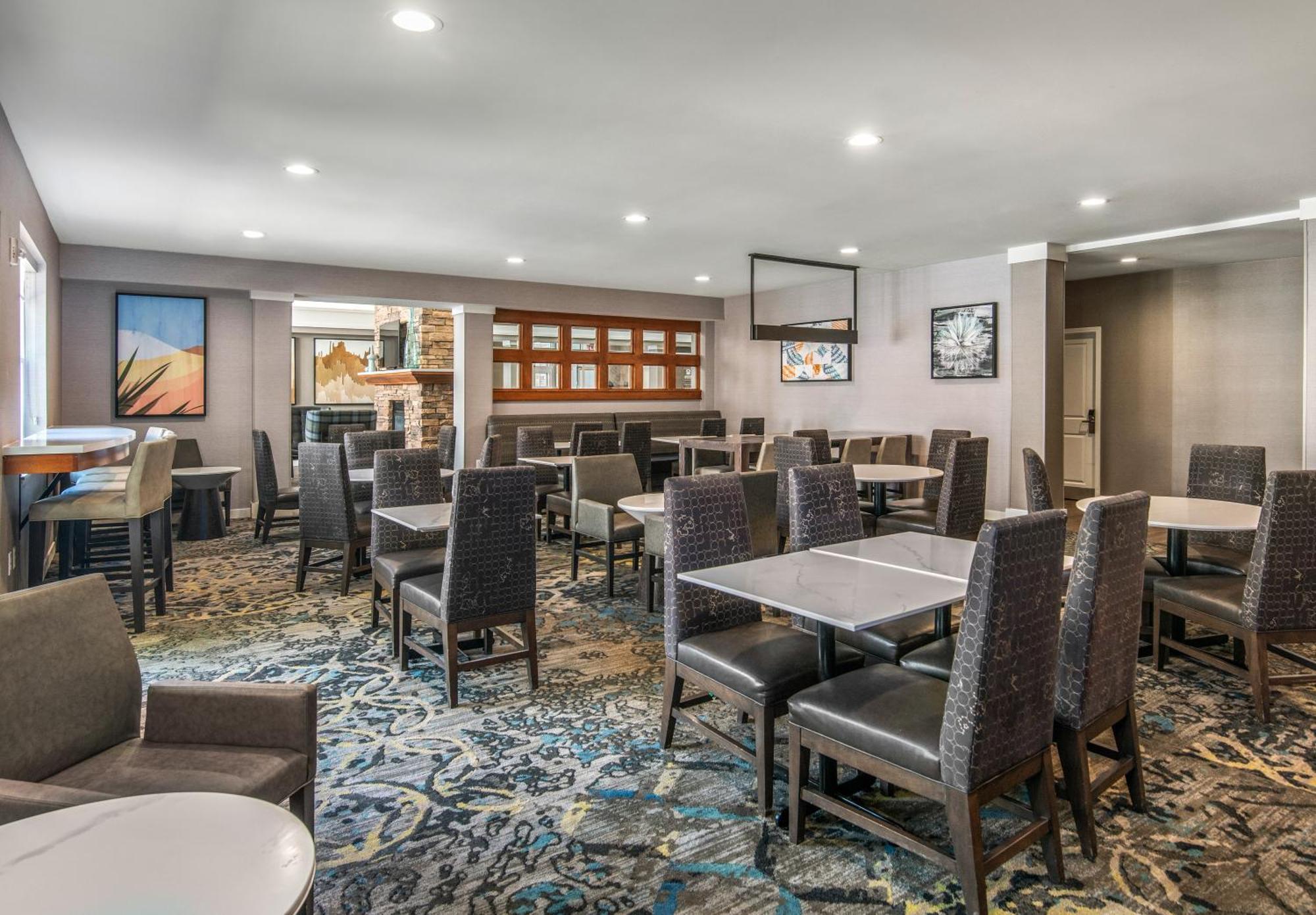 Residence Inn Phoenix Glendale Sports & Entertainment District Bagian luar foto