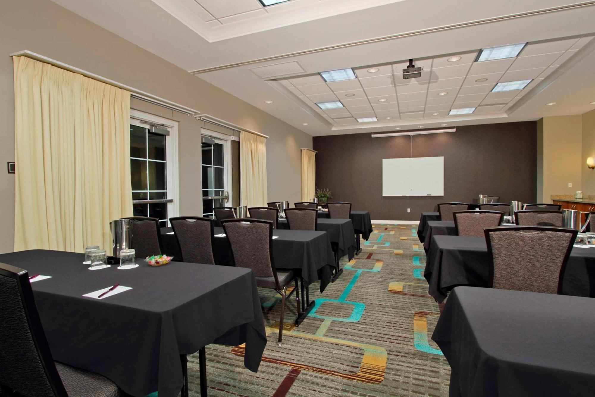 Residence Inn Phoenix Glendale Sports & Entertainment District Bagian luar foto