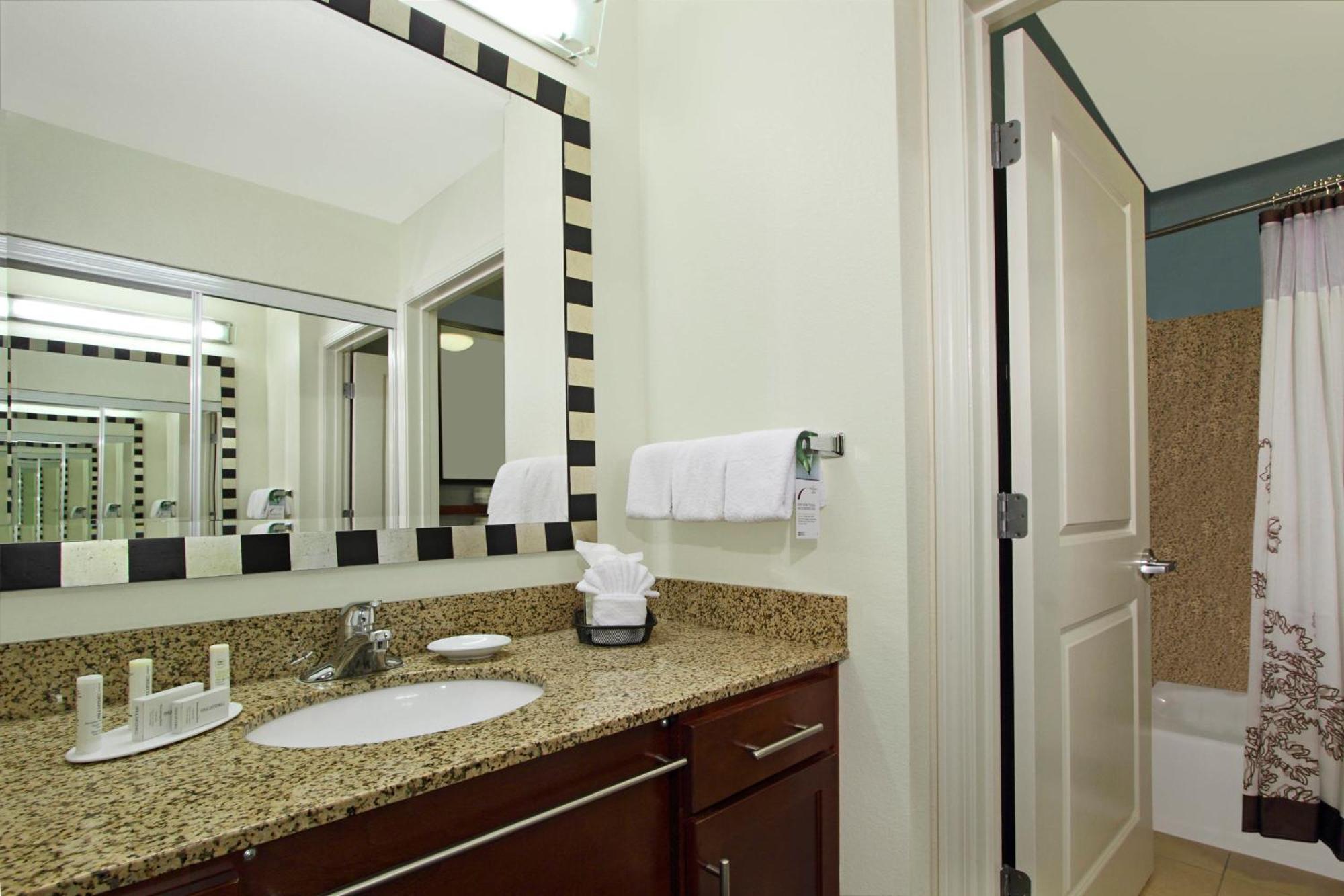 Residence Inn Phoenix Glendale Sports & Entertainment District Bagian luar foto